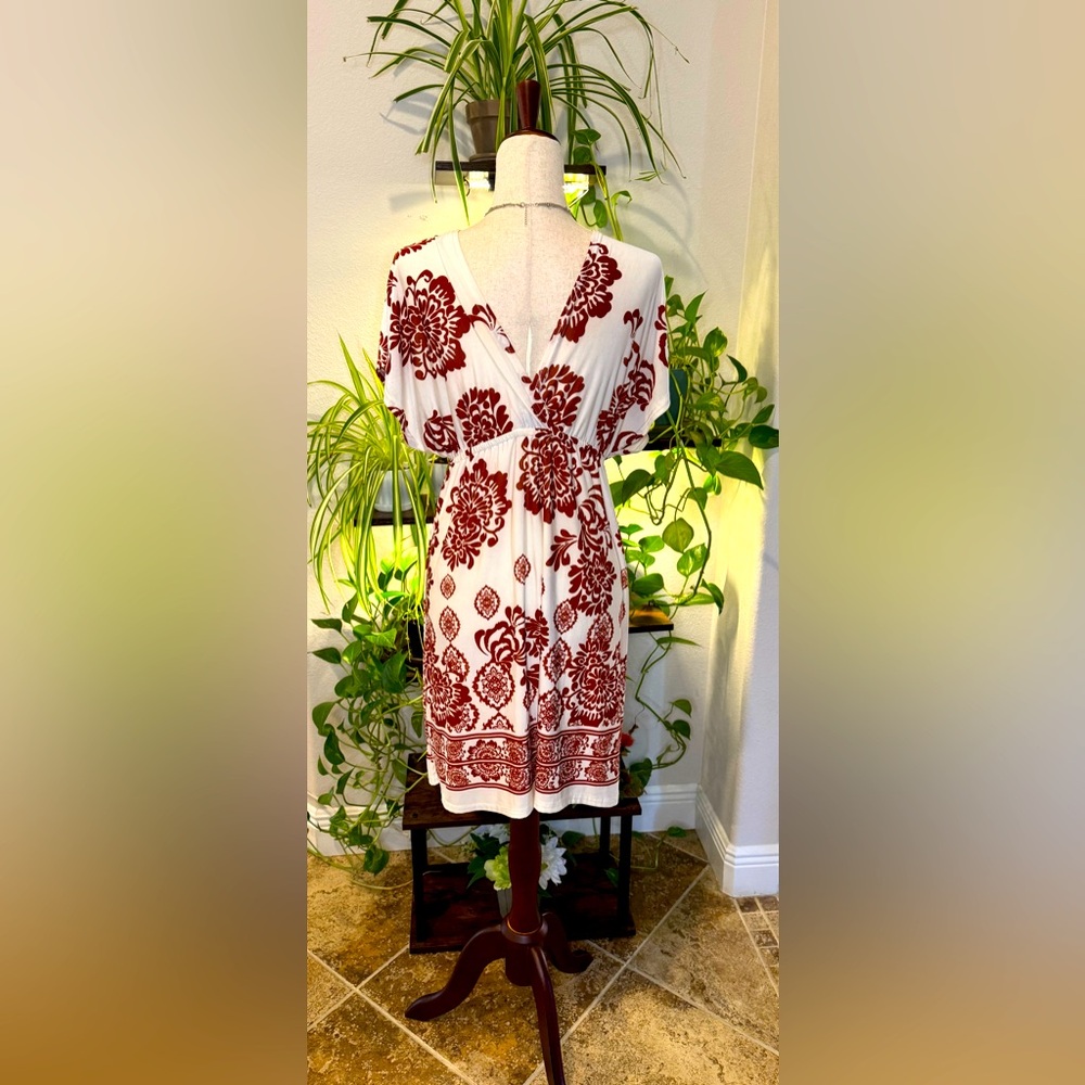 Floral V-Neck Dress in Cream and Brown - Picture 3 of 9